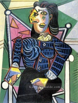 Frau sitzen dans un fauteuil 1918 kubist Pablo Picasso Ölgemälde